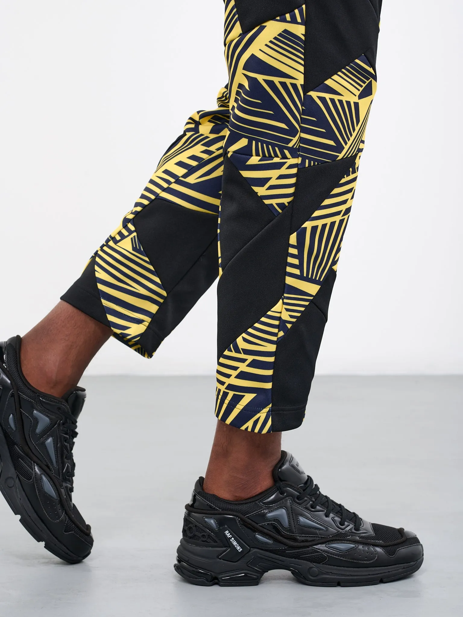 Geometric Cropped Trousers (PK-T015-051-YELLOW) sold by lorenzo product image thumbnail 5