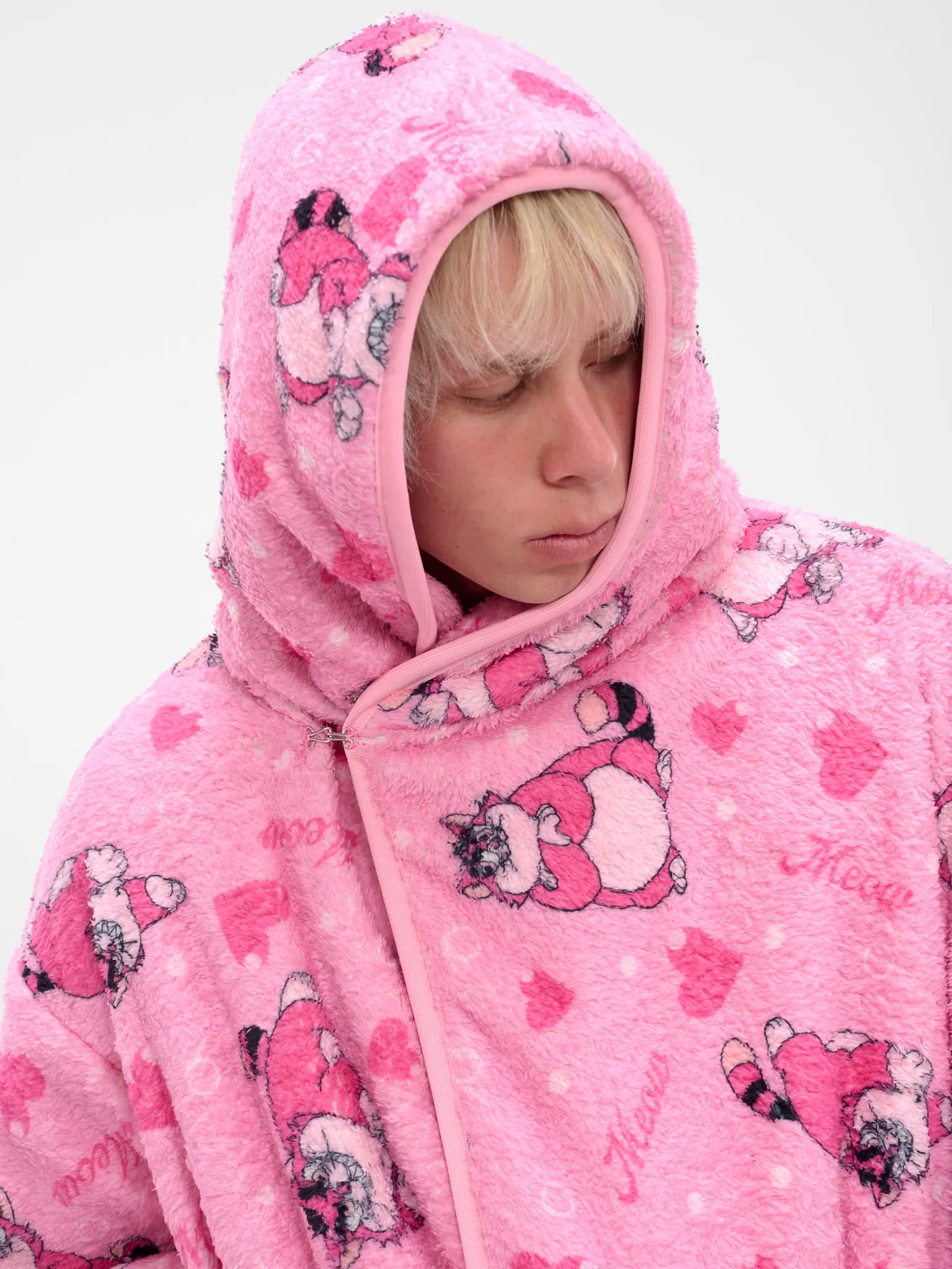 Pink Graphic Fleece Hooded Robe (25AW40C073-PINK) sold by lorenzo product image thumbnail 5