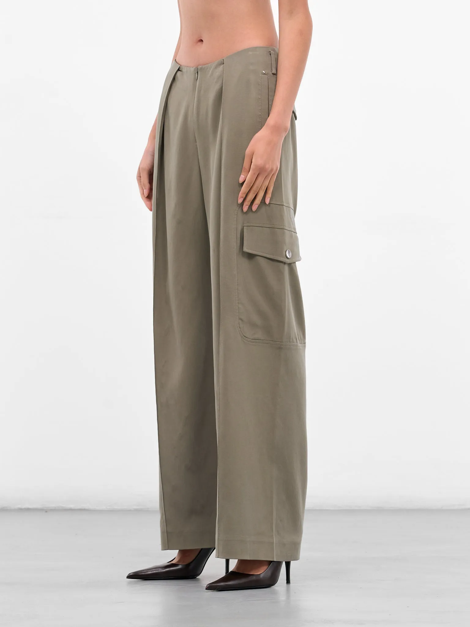 Gray Tailored Wide Cargo Pants (PT05C2GR570-GR570-BEAN-PASTE) sold by lorenzo product image thumbnail 2