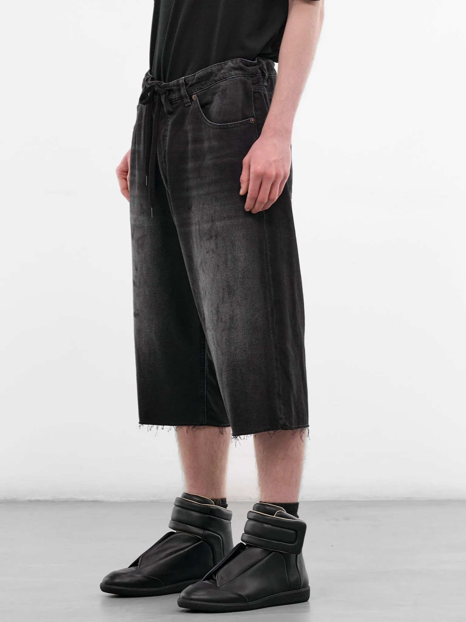 Black Denim Cut-Off Drawstring Shorts (SH0MU0014-M30064-961-BLACK) sold by lorenzo product image thumbnail 2