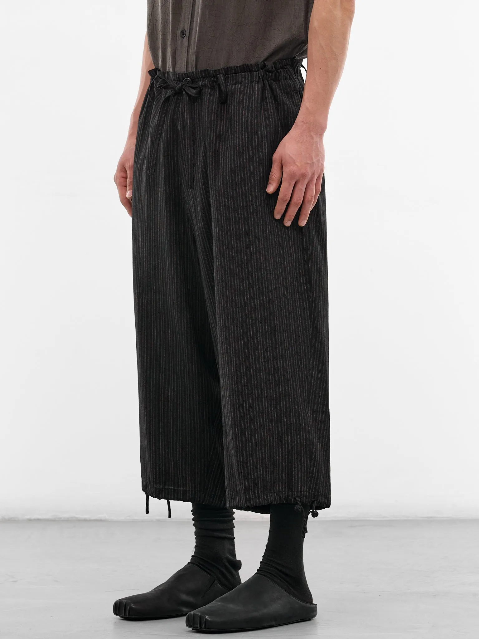 Black Striped Cropped Wide Trousers (HK-P54-227-1-BLACK) sold by lorenzo product image thumbnail 2