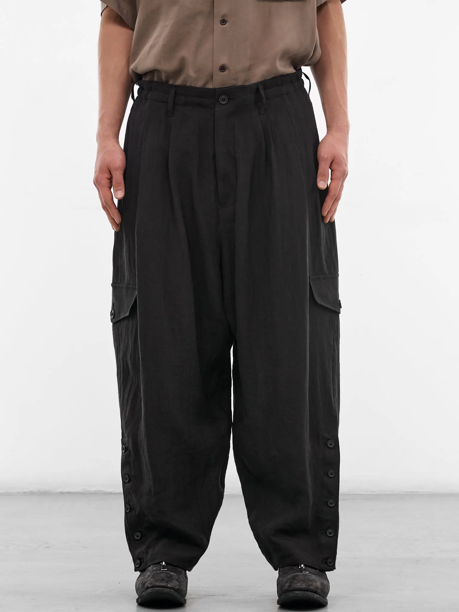 Black Pleated Baggy Trousers (HK-P15-300-2-BLACK) sold by lorenzo