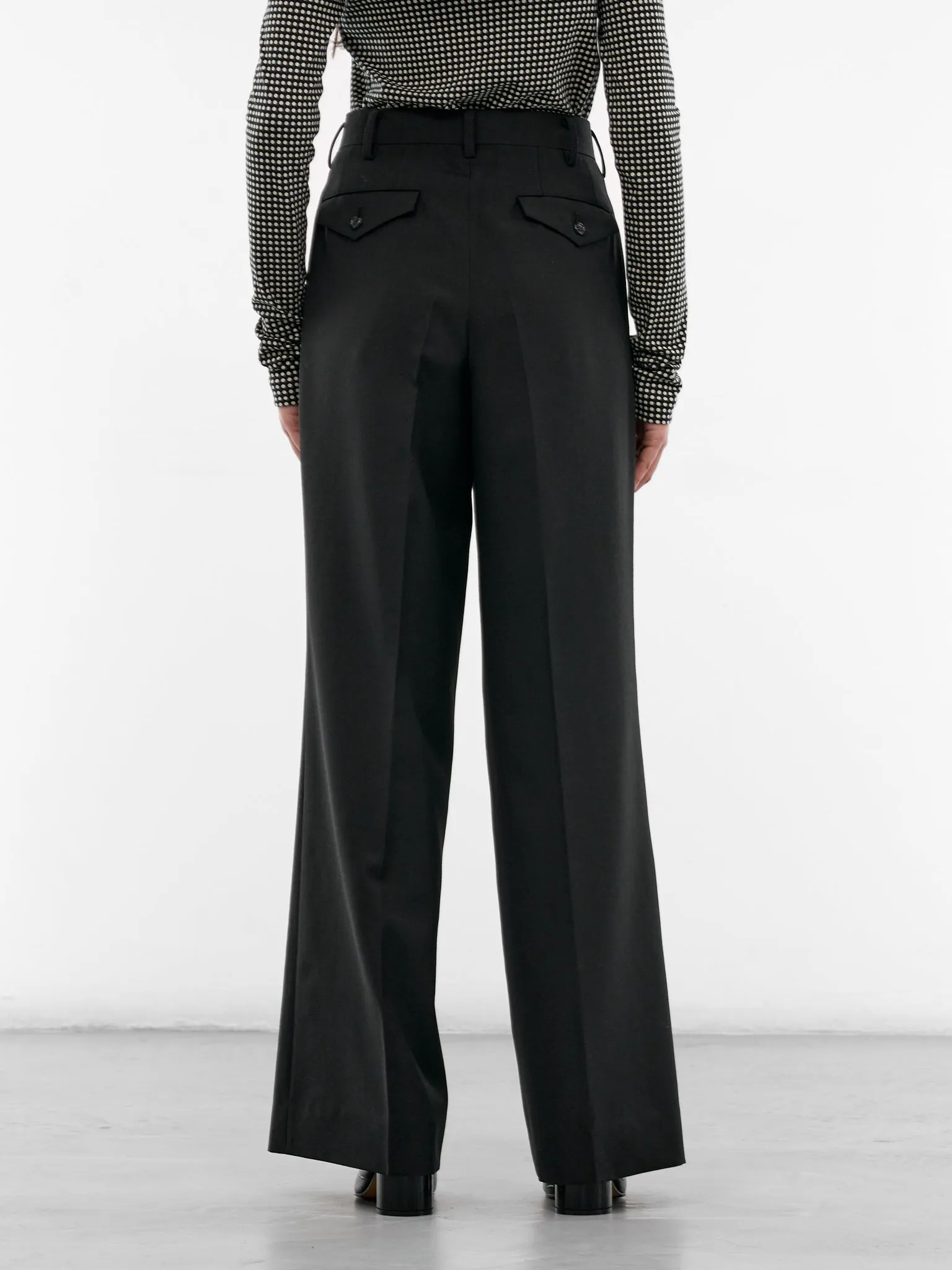 Black Pleated Wide Tailored Trousers (JQ-P011-S26-BLACK) sold by lorenzo product image thumbnail 3