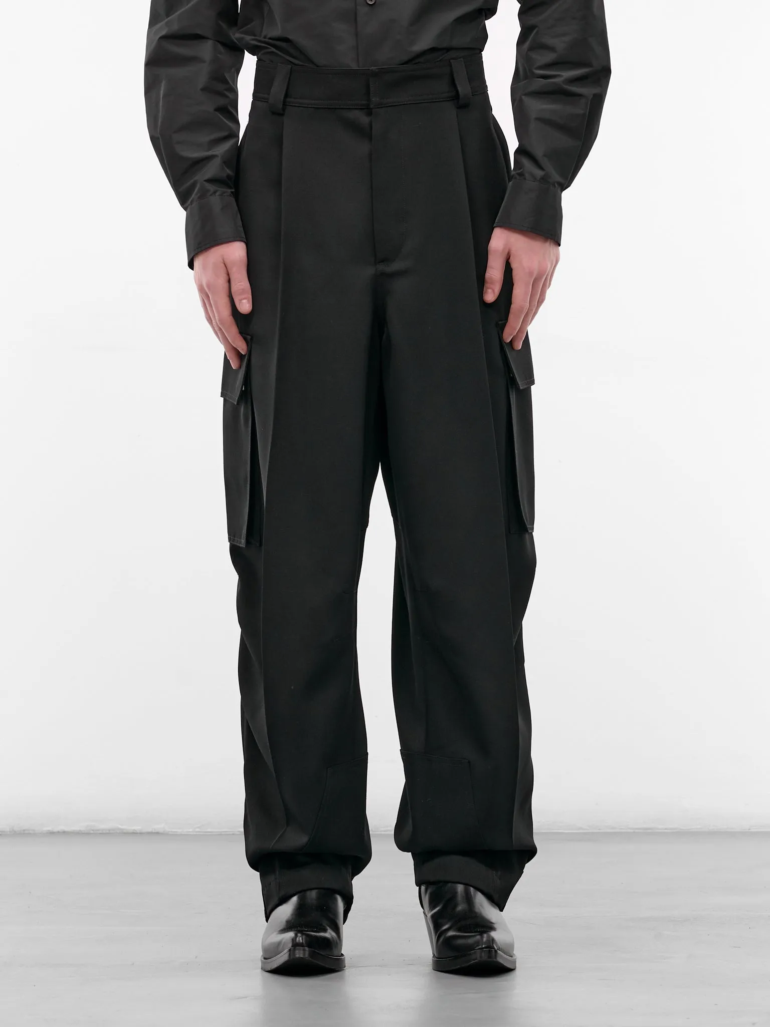 Black Cargo Pants (868888V6DH00-1010-BOUBLE-BLACK) sold by lorenzo