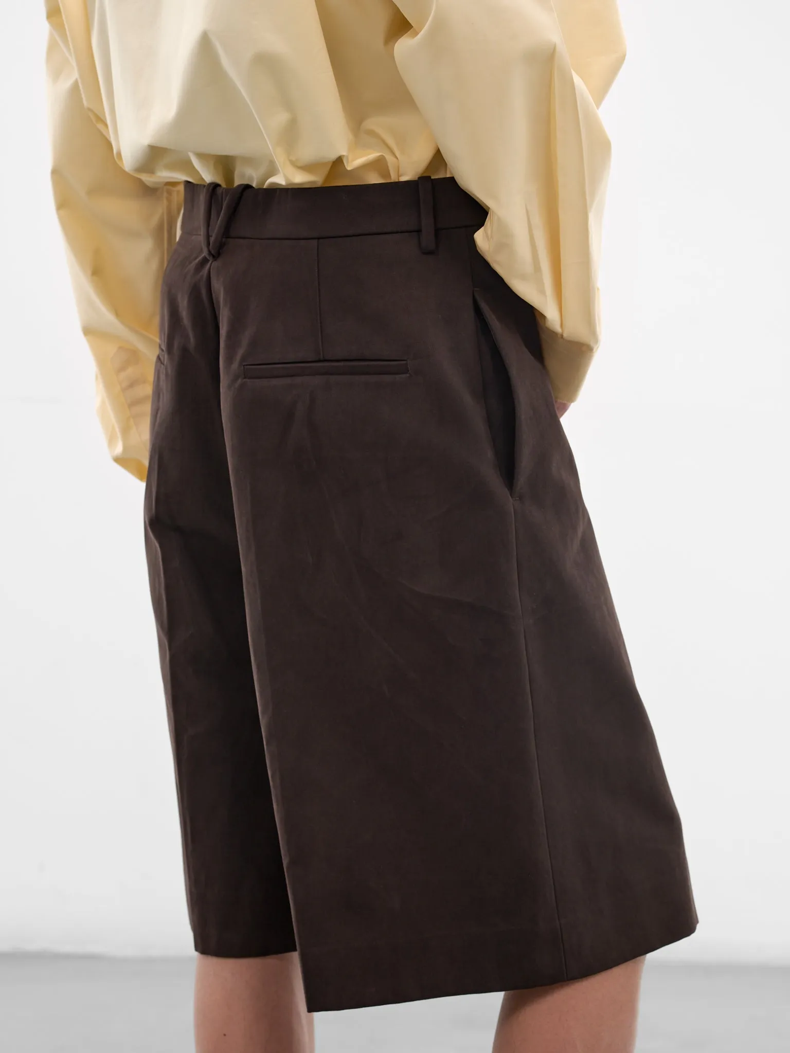 Brown Cotton Gabardine Wide Shorts (864810V6DO0-2608-DARK-CARRUBO) sold by lorenzo product image thumbnail 4