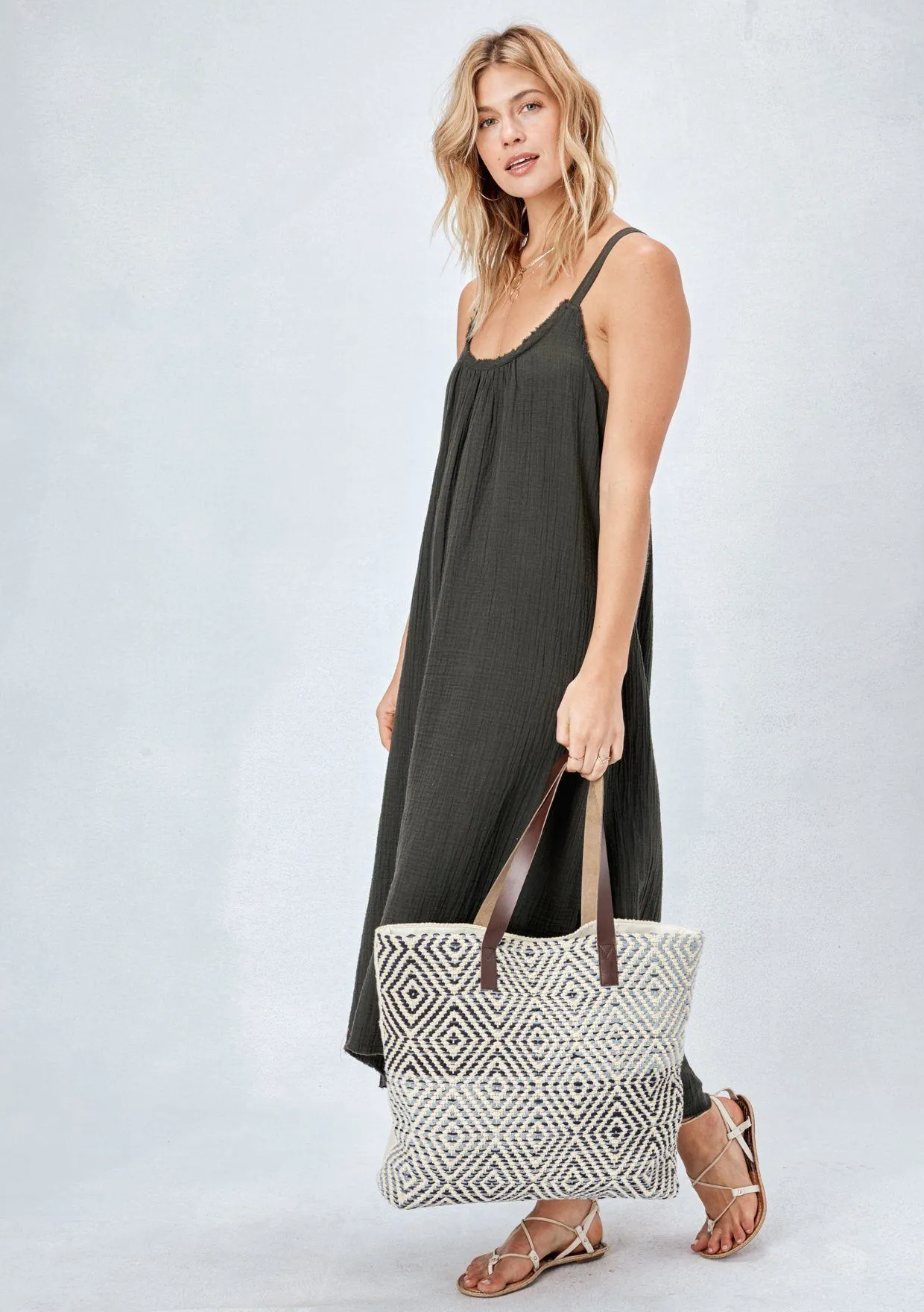 Della Tote sold by lovestitch product image thumbnail 3