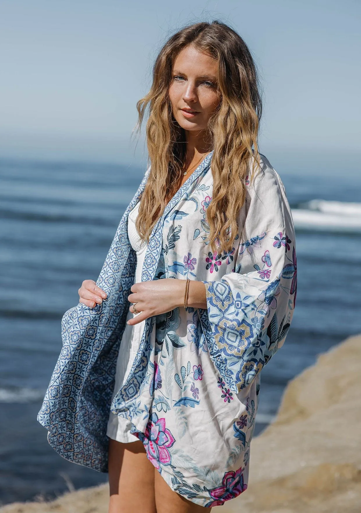 Kori Reversible Kimono sold by lovestitch product image thumbnail 4