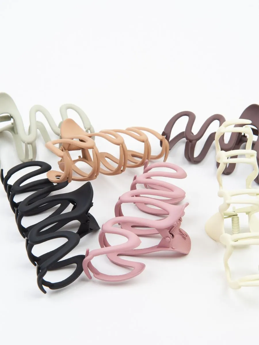 FREESTYLIN HAIR CLAW sold by Lucca Couture product image thumbnail 4