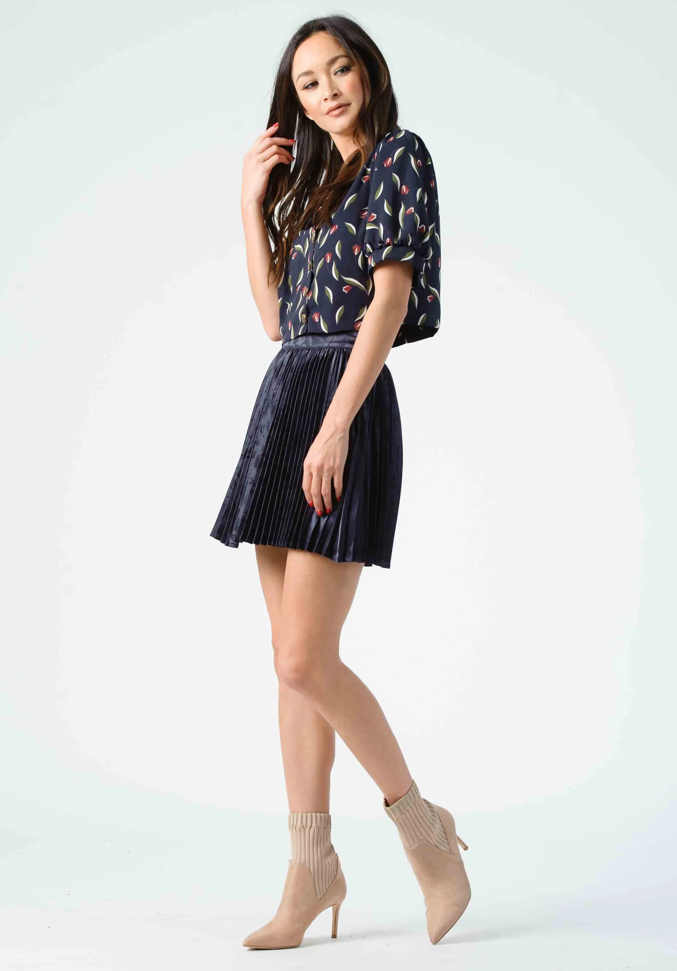 PENNY PUFF BUTTON FRONT BLOUSE-NAVY FLORAL sold by Lucca Couture product image thumbnail 2