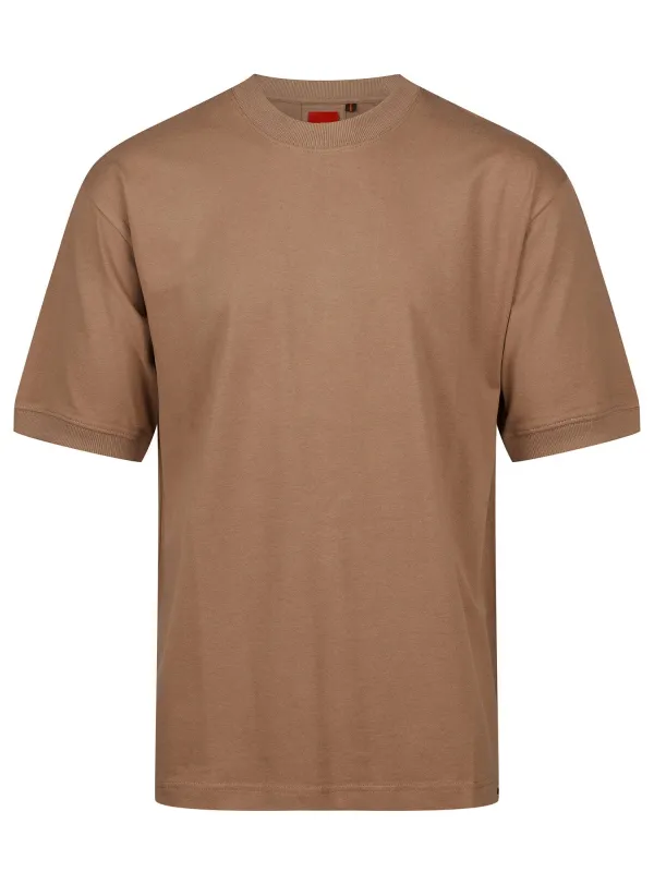 WHO WEARS THE RELAXED FIT T-SHIRT sold by Luke 1977