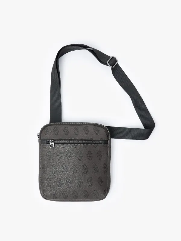 BEESLEY OVERPRINT CROSS BODY BAG made by Luke 1977