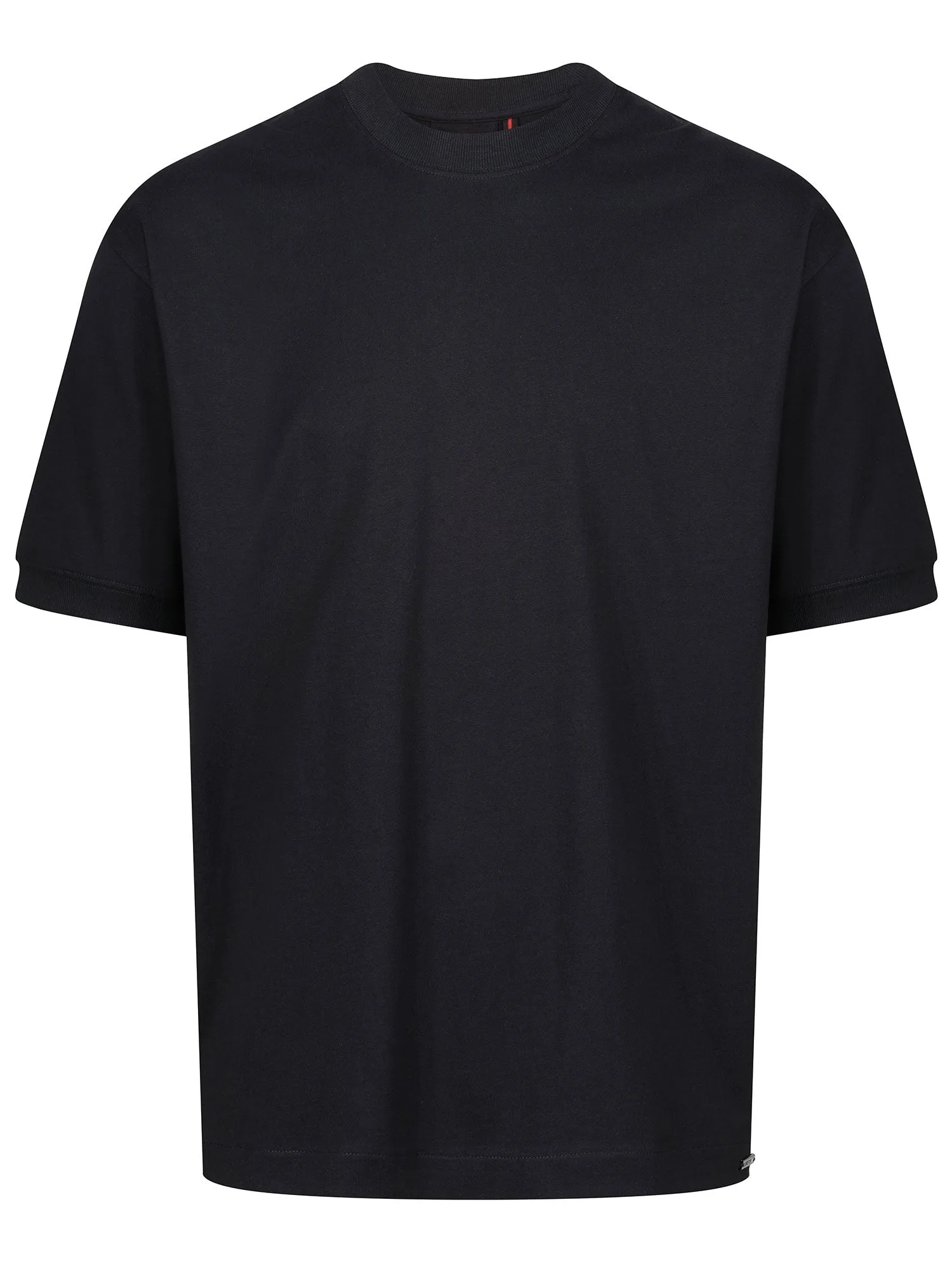 WHO WEARS THE RELAXED FIT T-SHIRT sold by Luke 1977