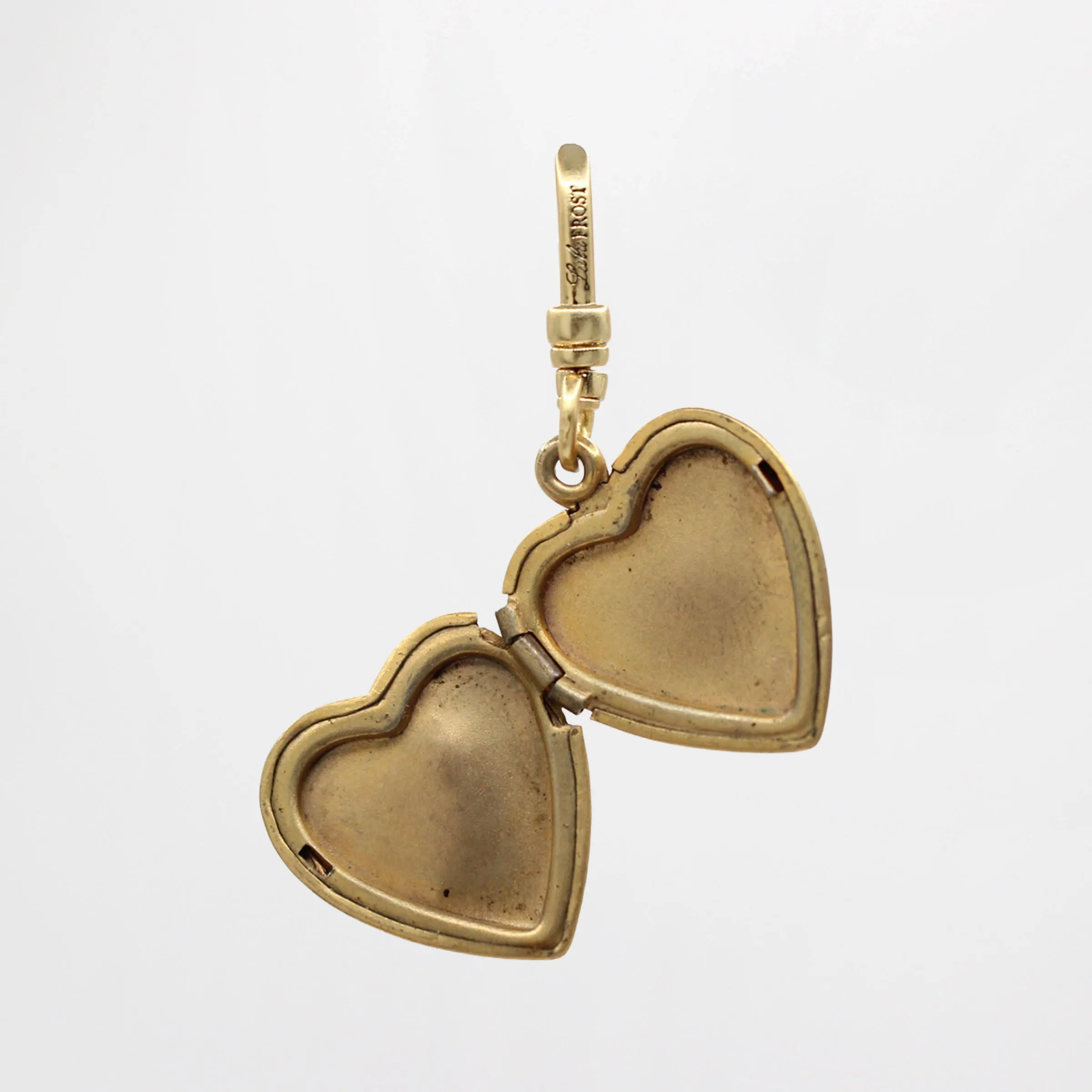 Vintage Chic 10 Karat Goldfilled Open & Shut Classic Heart Locket sold by Lulu Frost product image thumbnail 4