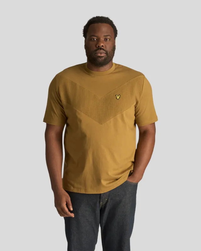 Chevron T-Shirt Plus made by Lyle & Scott