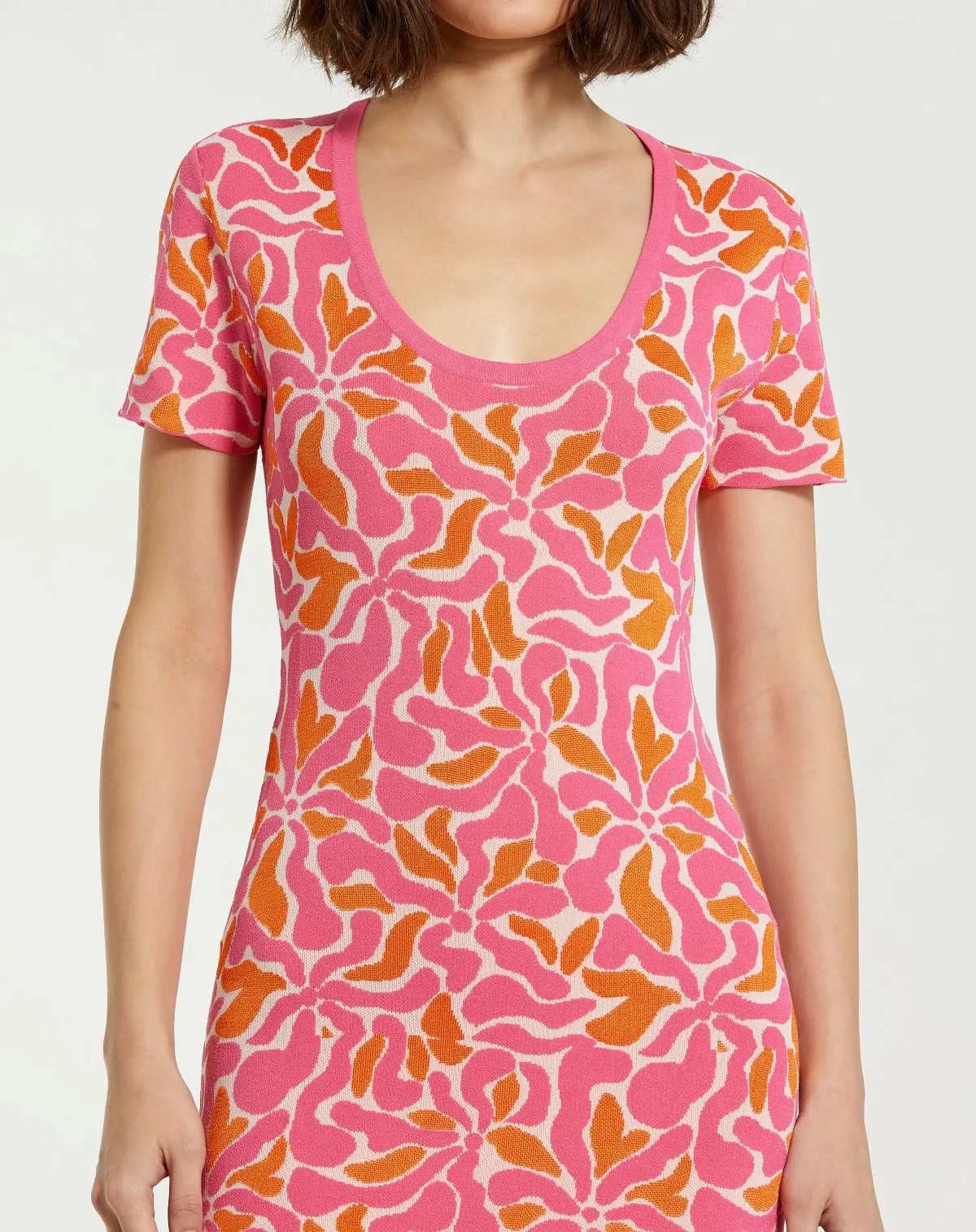 Pink Short Sleeve Scoop Neck Floral Knit Maxi Dress sold by Mac Duggal product image thumbnail 2