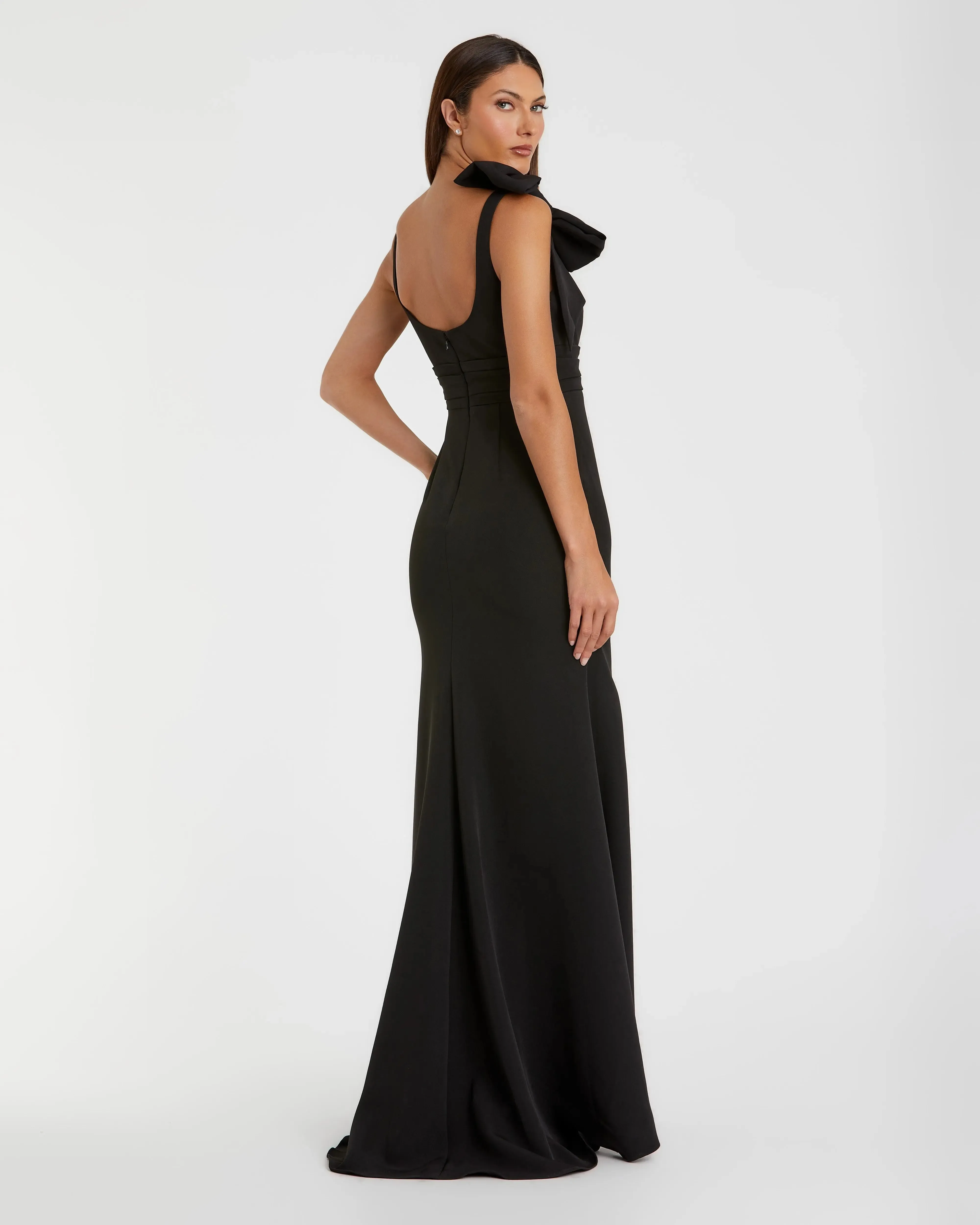 Black Scoop Neck Trumpet Gown with Bow sold by Mac Duggal product image thumbnail 3