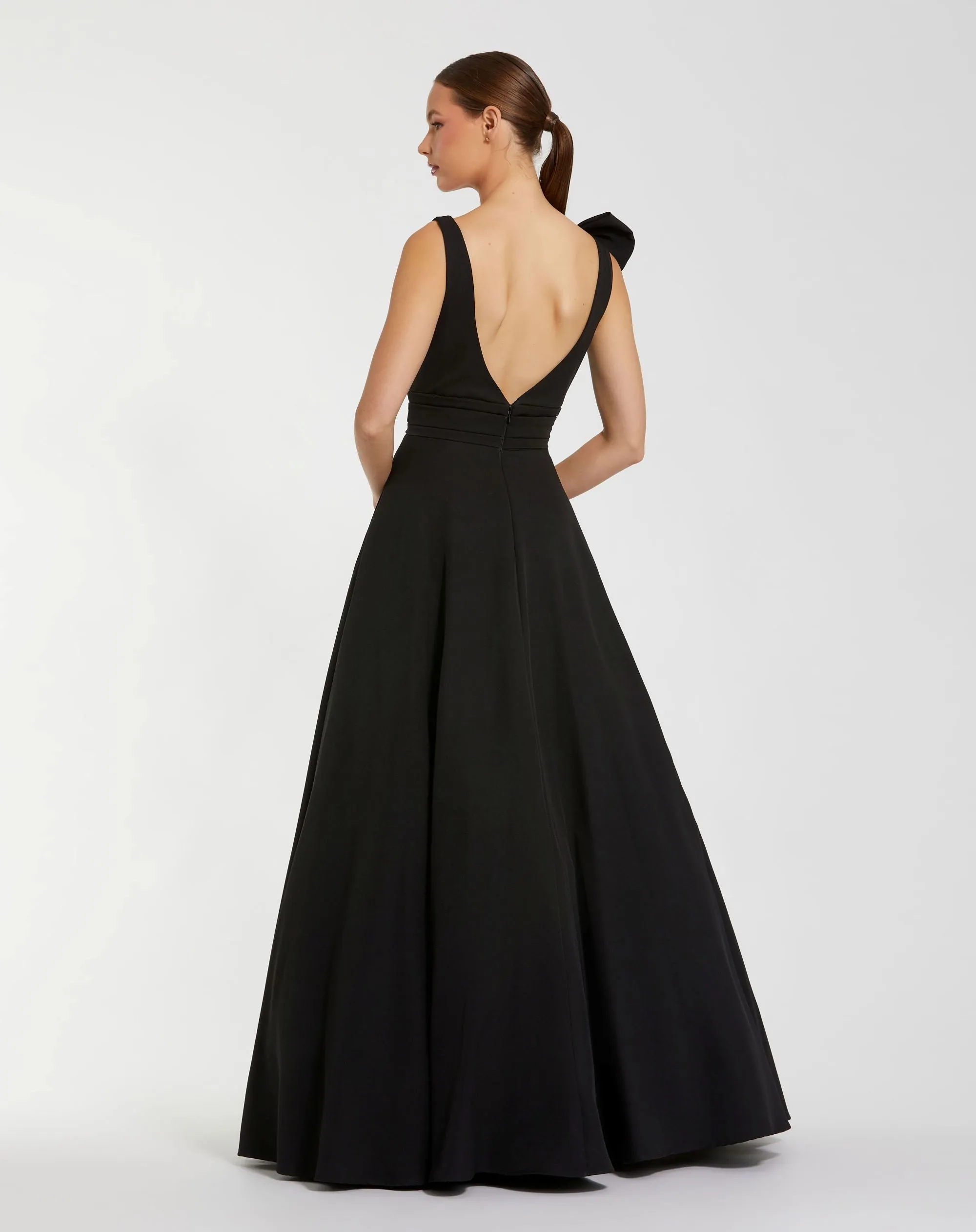 Petite Black Sleeveless Plunge Neck Ball Gown With Bow Detail sold by Mac Duggal product image thumbnail 3