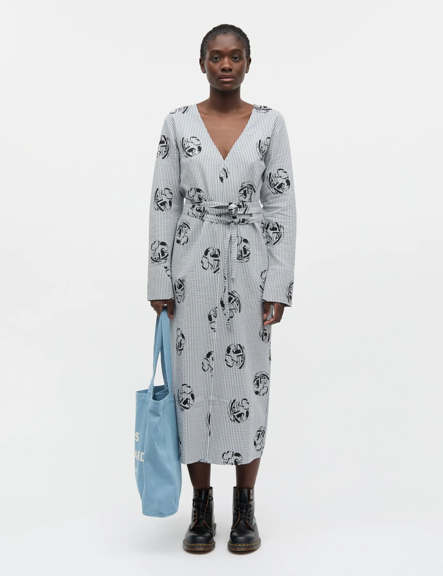 Soft Crease Oda Dress AOP, Vintage Indigo/Vanilla Ice sold by Mads Norgaard