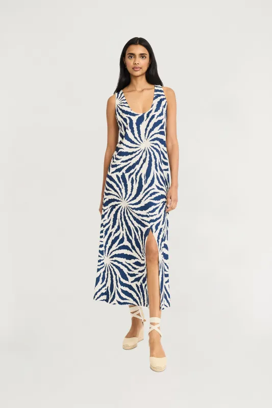 Luther sold by Maggy London