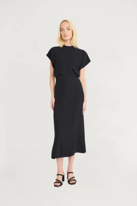 Theo - Classic sold by Maggy London