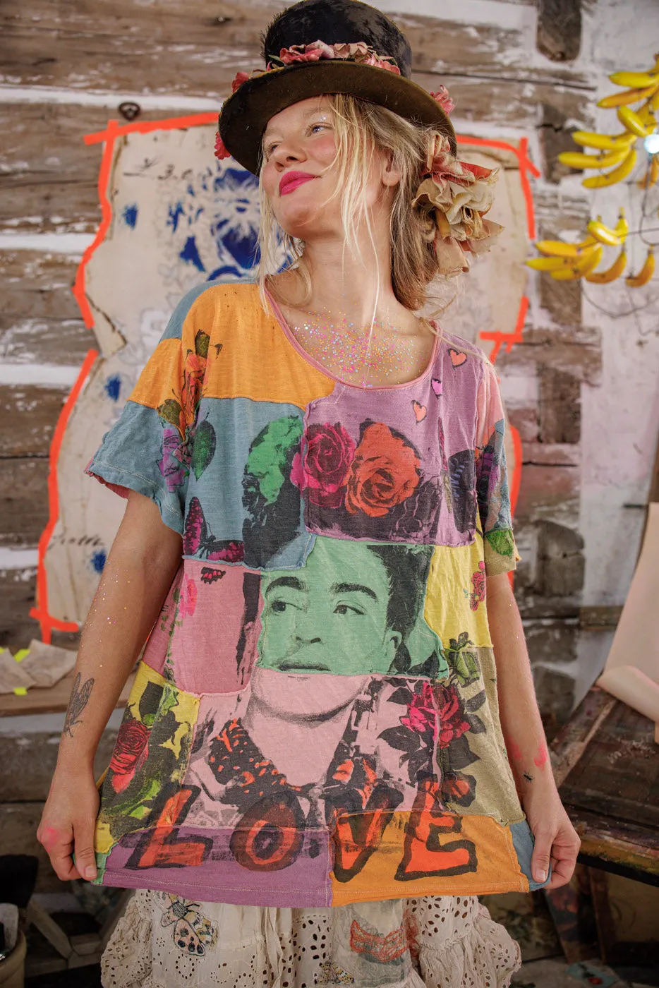 De La Paz Frida Graphics Tee sold by Magnolia Pearl product image thumbnail 3