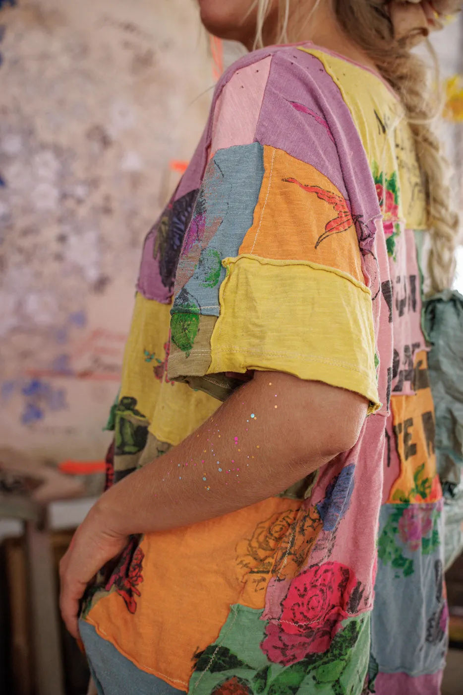 De La Paz Frida Graphics Tee sold by Magnolia Pearl product image thumbnail 5