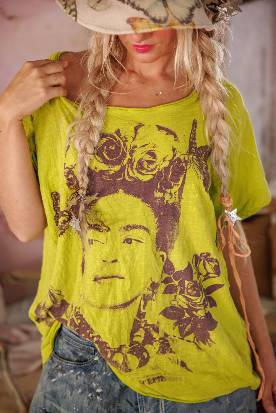 Butterfly Despierta Corazón Tee sold by Magnolia Pearl product image thumbnail 2