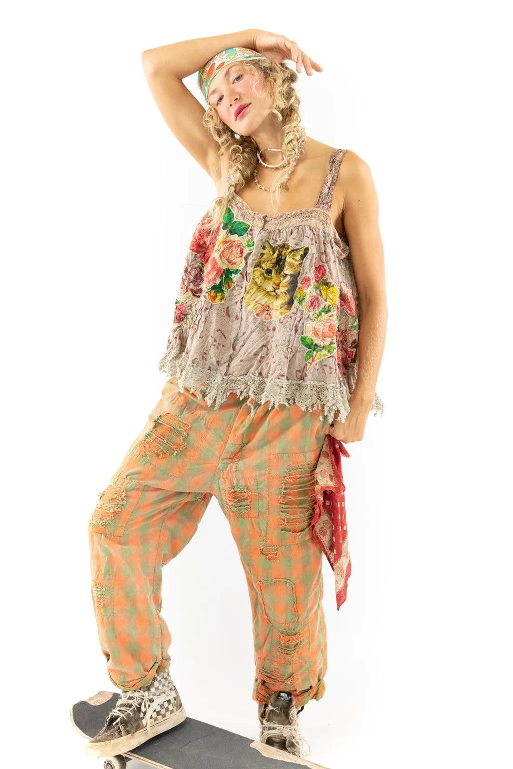 Appliqué Cat Amor Tank sold by Magnolia Pearl