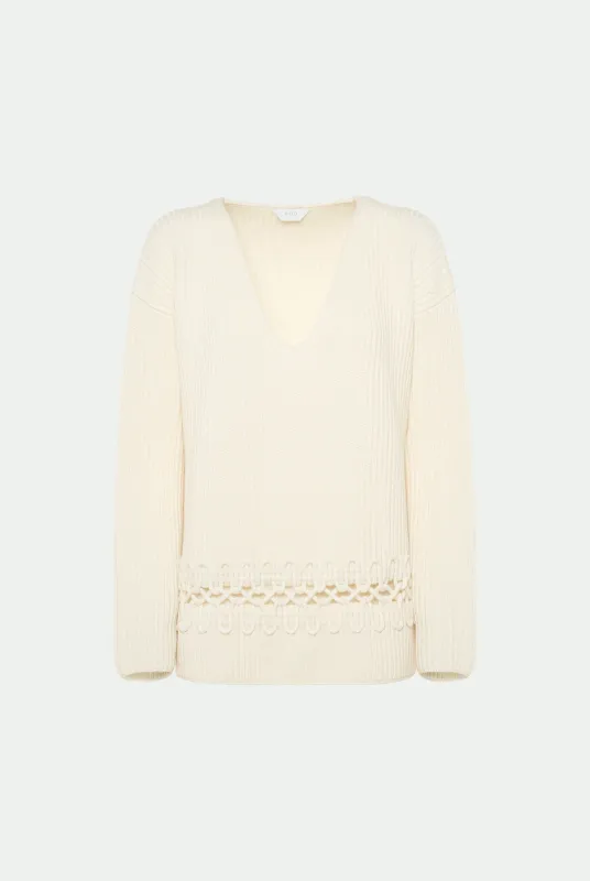 Scollo V Alma in luxury cashmere sold by Malo