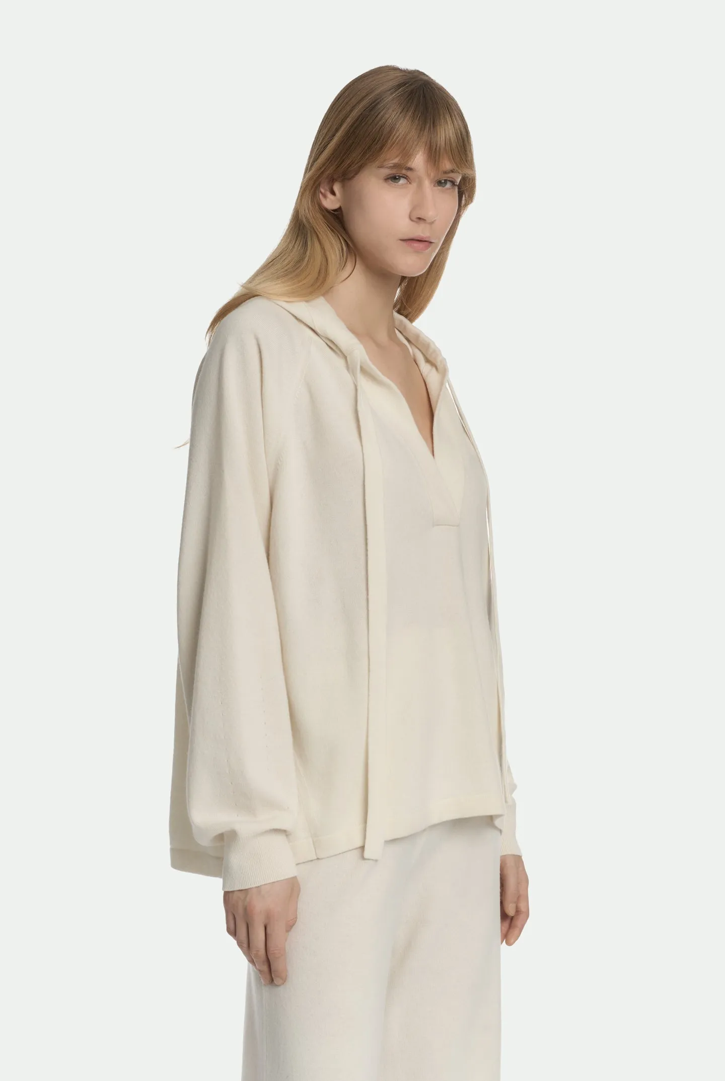 Felpa in luxury cashmere sold by Malo product image thumbnail 4