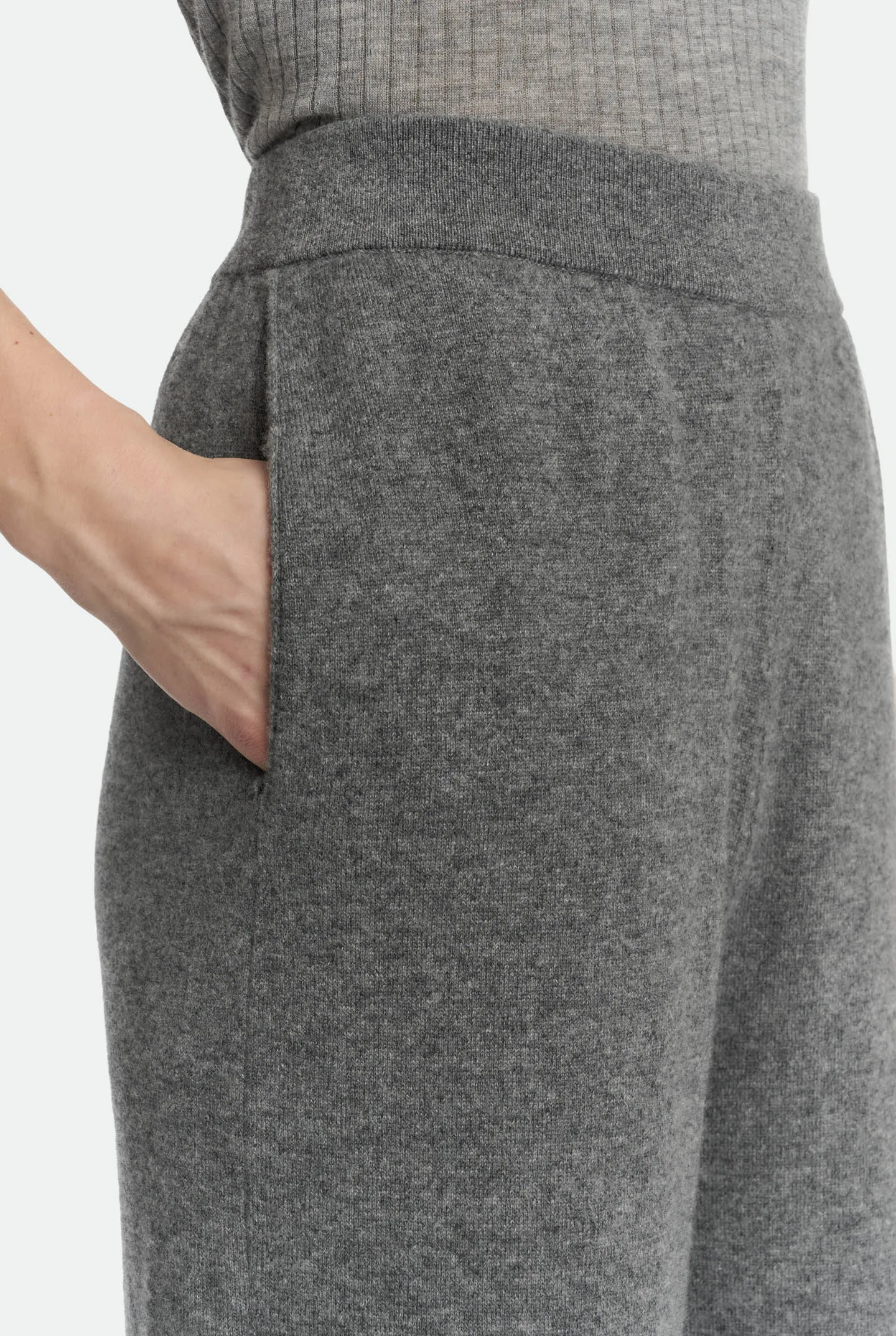 Pantalone in luxury cashmere sold by Malo product image thumbnail 5