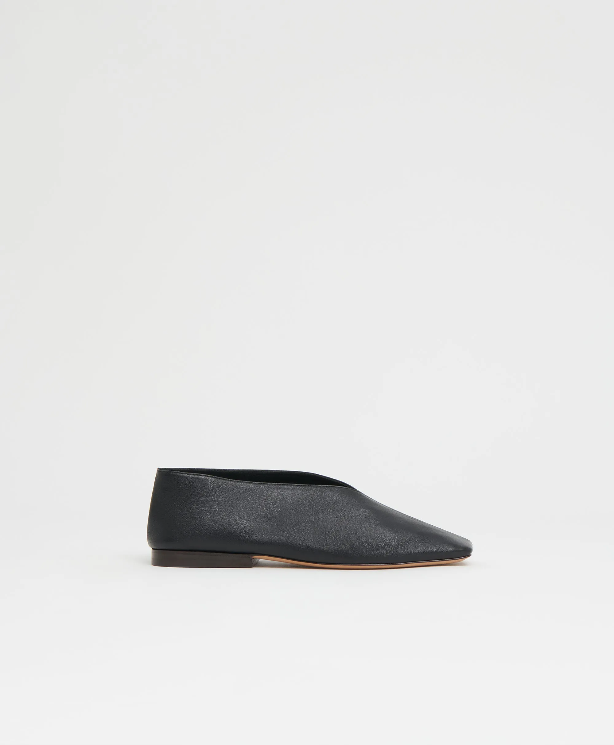 Square Soft V - Black sold by Mansur Gavriel