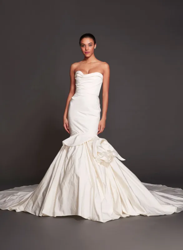 Lily sold by Marchesa