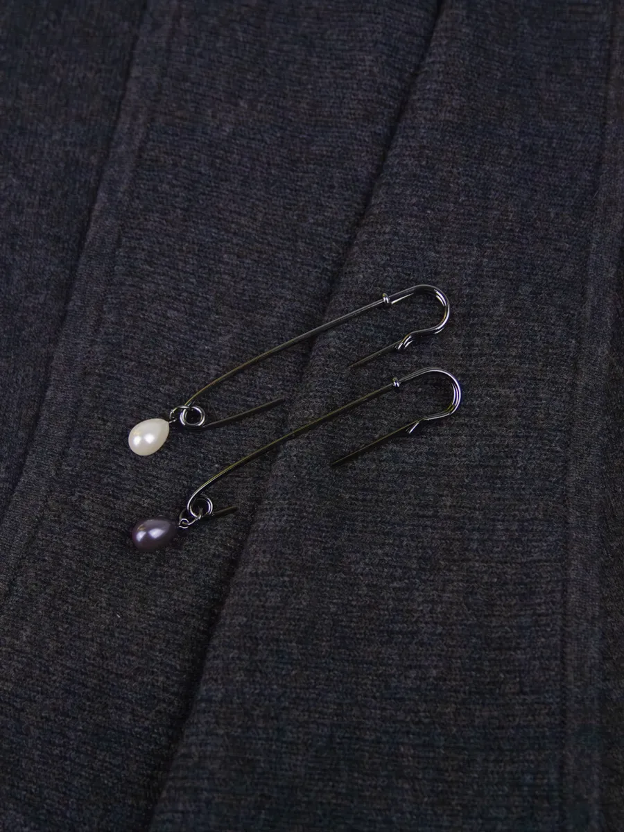 3.5" PIN WITH PEARL sold by Margaret O'Leary product image thumbnail 3