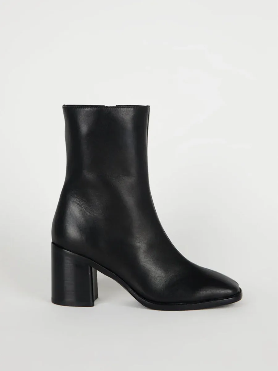 CONTOUR sold by Margaret O'Leary