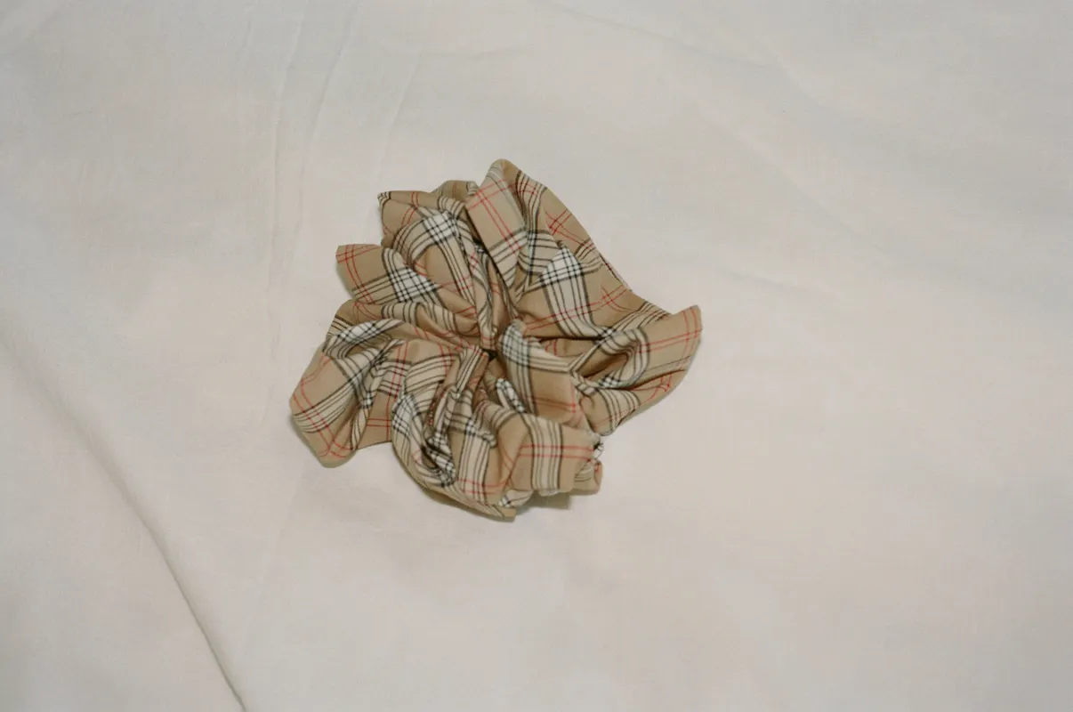 CAMELLIA SCRUNCHIE, BEIGE PLAID made by Maryam Nassir Zadeh