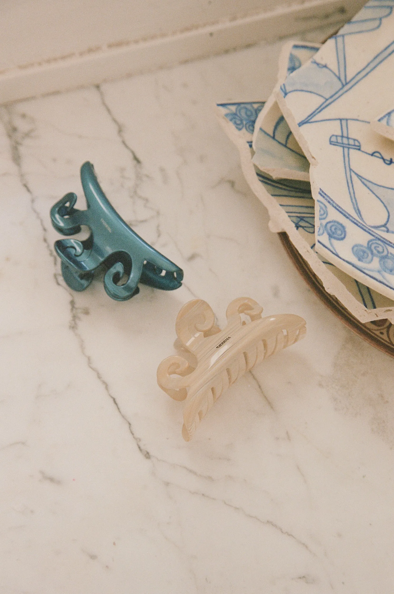 RIVER CLAW CLIP, BEACH sold by Maryam Nassir Zadeh product image thumbnail 3
