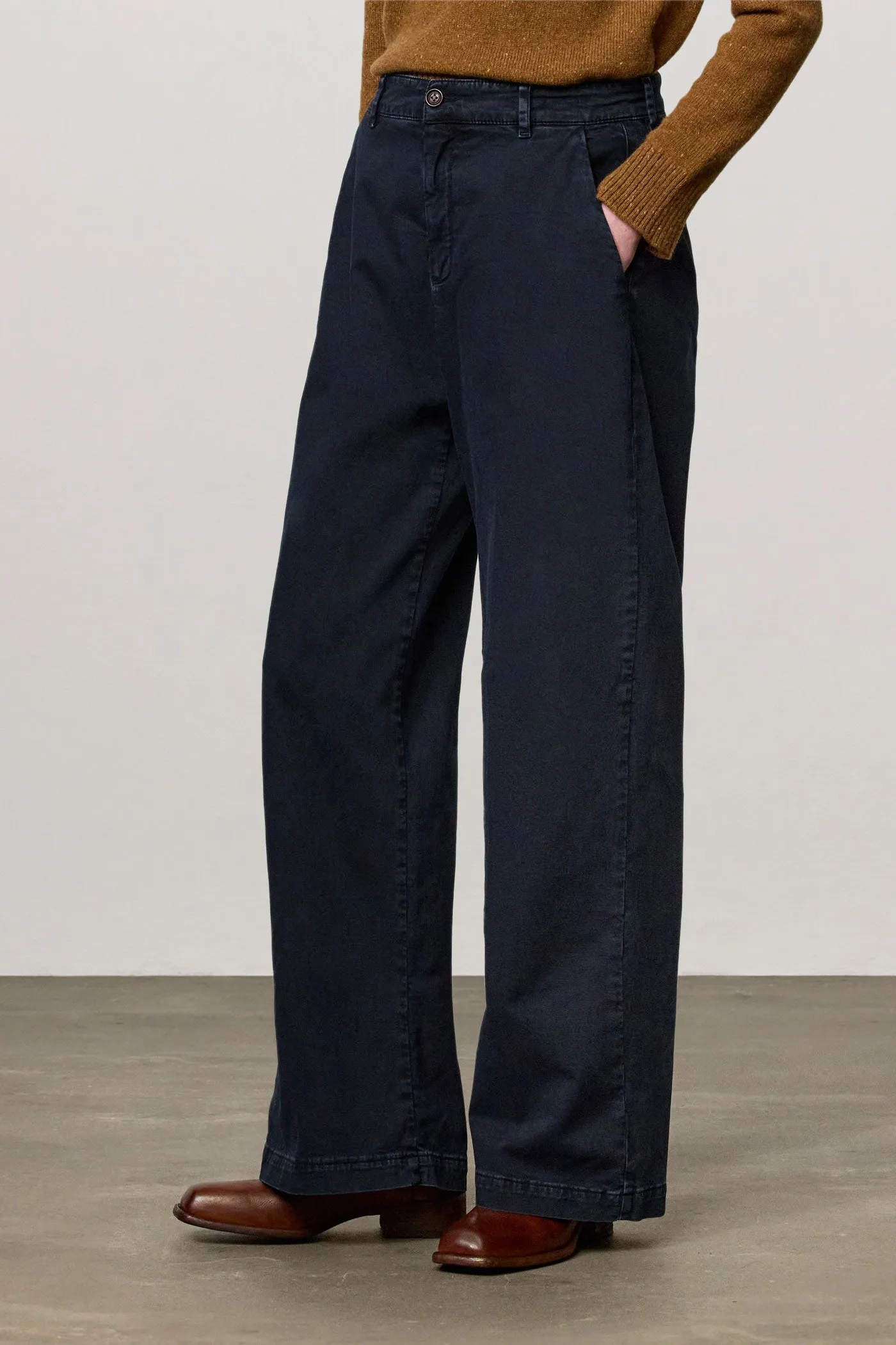 LOIS sold by Massimo Alba