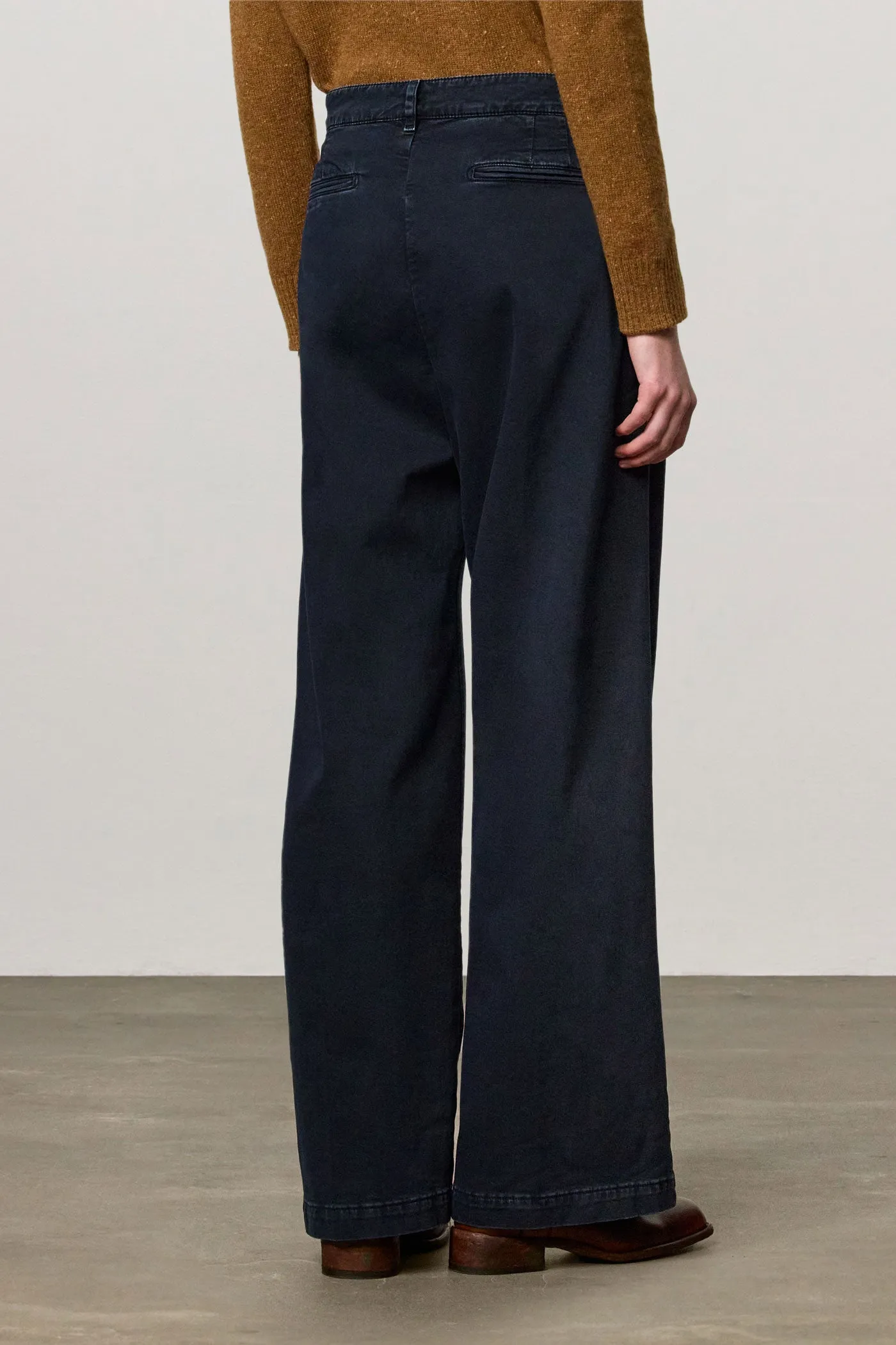 LOIS sold by Massimo Alba product image thumbnail 2