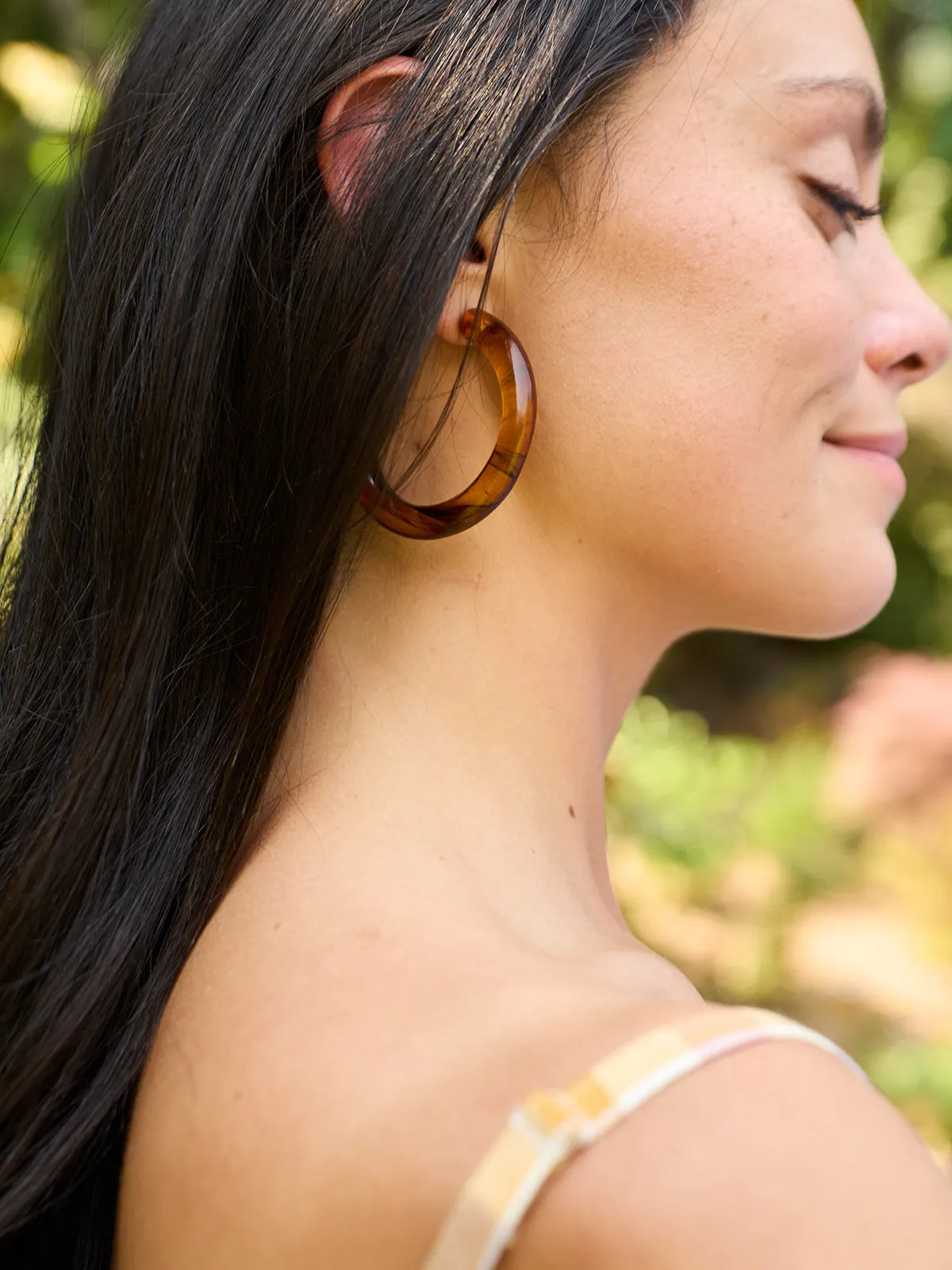 Curved Resin Hoops - Tortoiseshell sold by Mata Traders product image thumbnail 5