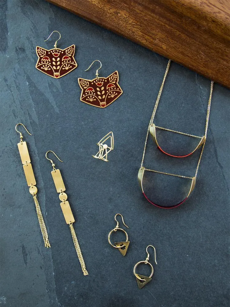 Threaded Helix Necklace - Red sold by Mata Traders product image thumbnail 3