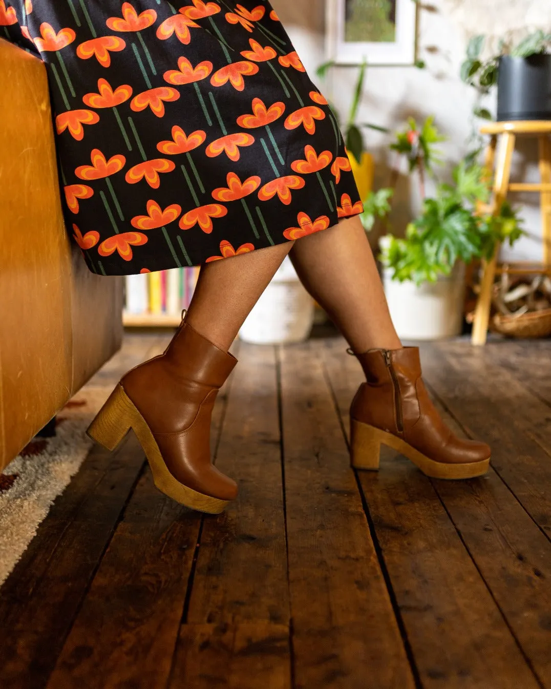 Callie 3/4 Sleeve Wrap Dress - Mod Daisy Poppy sold by Mata Traders product image thumbnail 5