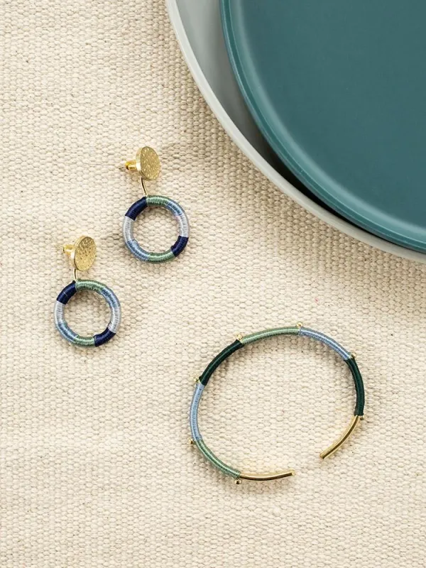 Vibrant Threads Studs - Blue made by Mata Traders