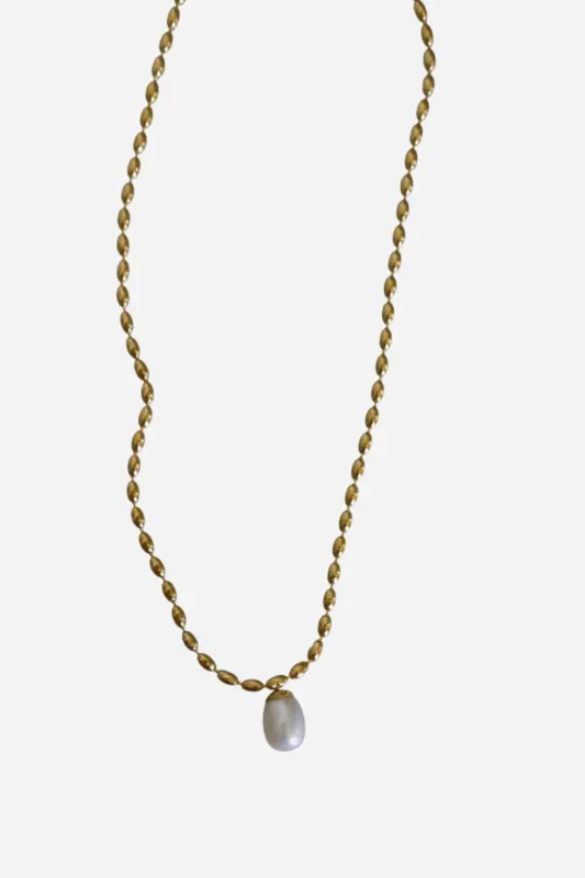 18K Lila Pearl Necklace sold by Maude