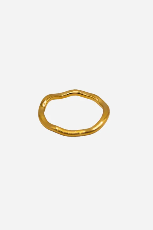 18K Nia Wavy Gold Ring sold by Maude