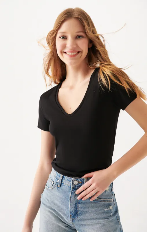 WOMEN'S BASIC SHORT SLEEVE T-SHIRT IN BLACK sold by Mavi
