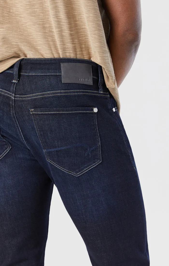 JAKE SLIM LEG IN RINSE BRUSHED FEATHER BLUE sold by Mavi product image thumbnail 4