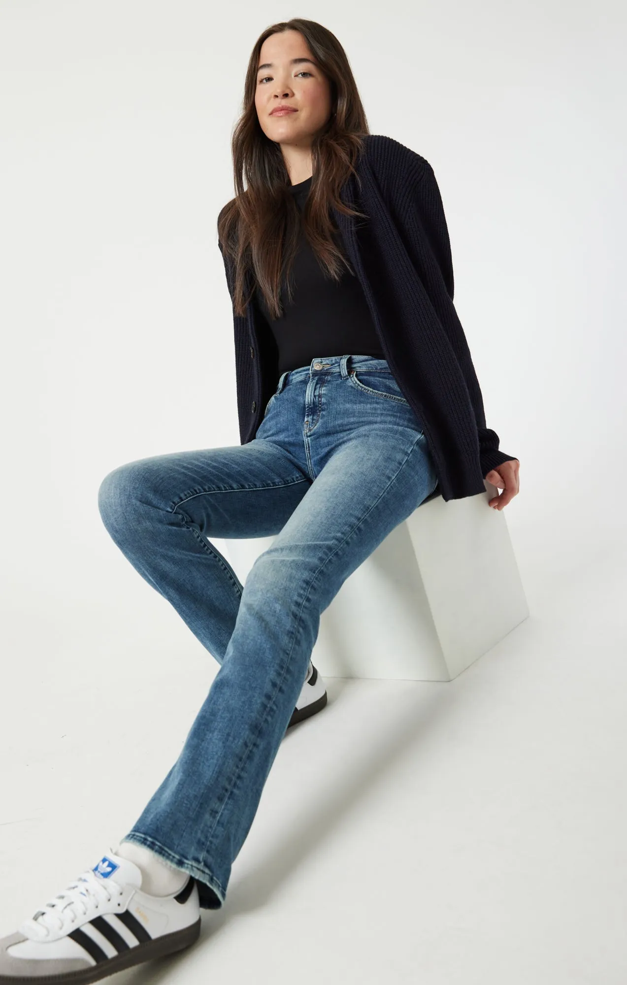 KENDRA STRAIGHT LEG IN LIGHT USED FLEX BLUE sold by Mavi