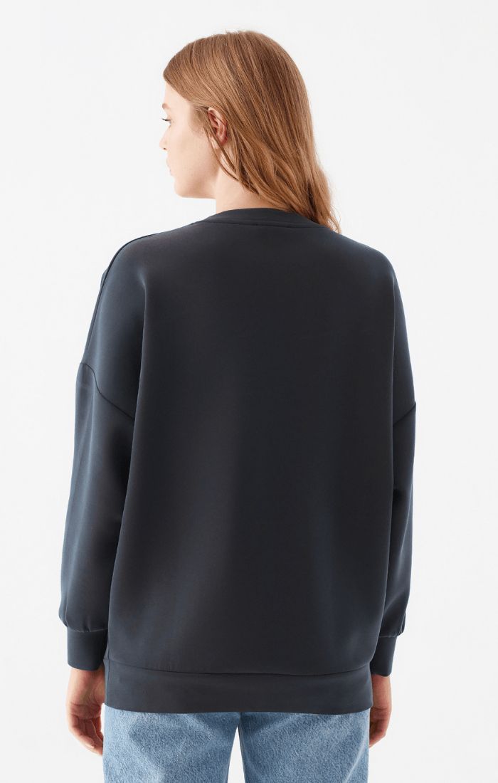 LUXE TOUCH TENCEL™ SWEATSHIRT IN BLACK sold by Mavi product image thumbnail 4