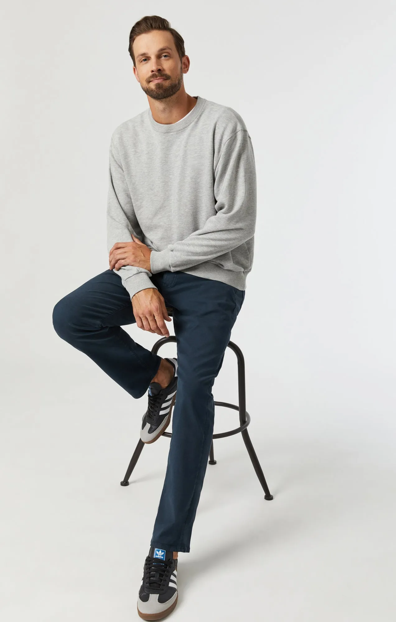 MARCUS SLIM STRAIGHT LEG IN DARK NAVY LUXE TWILL sold by Mavi